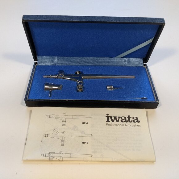 Vintage Iwata HP-SB Side Feed Airbrush with case Japan - WORKS - Picture 1 of 8